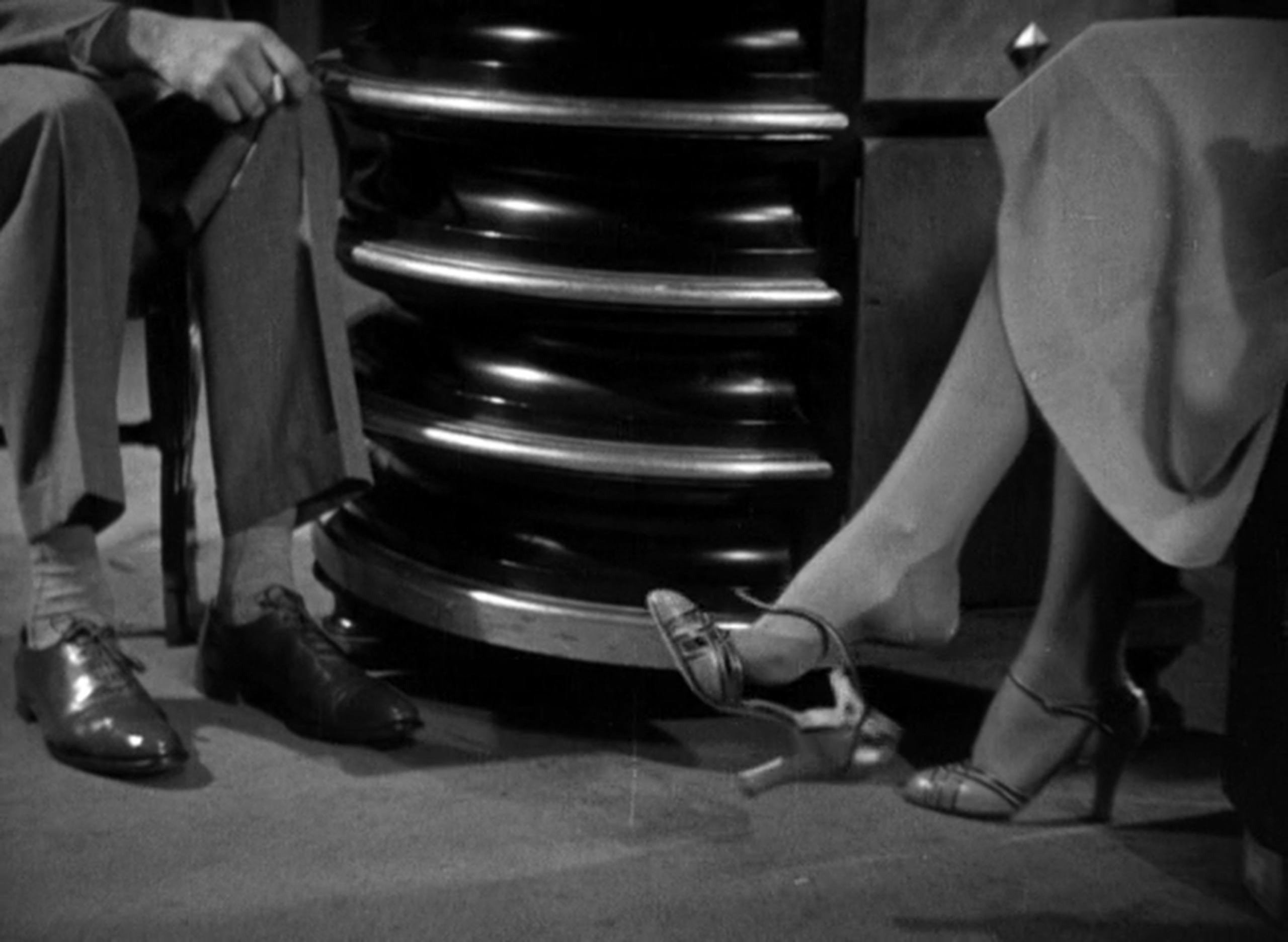 The Hidden Gesture. War and Melodrama in Hollywood’s 30s and 40s